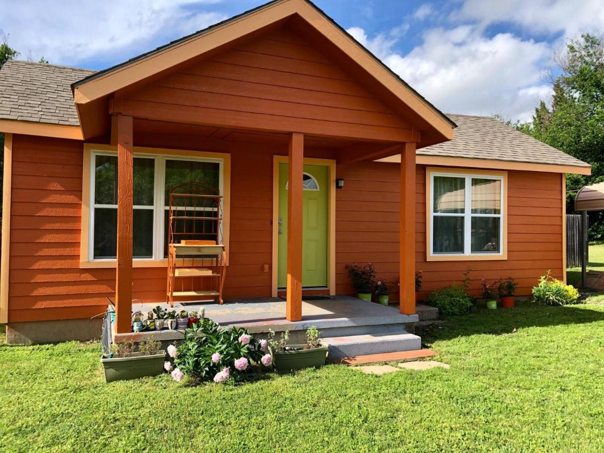 Ez 1 Mile To Fort Sill! Pumpkin Cottage Sleeps 9, Grills, Firepit, Laundry Lawton Luaran gambar