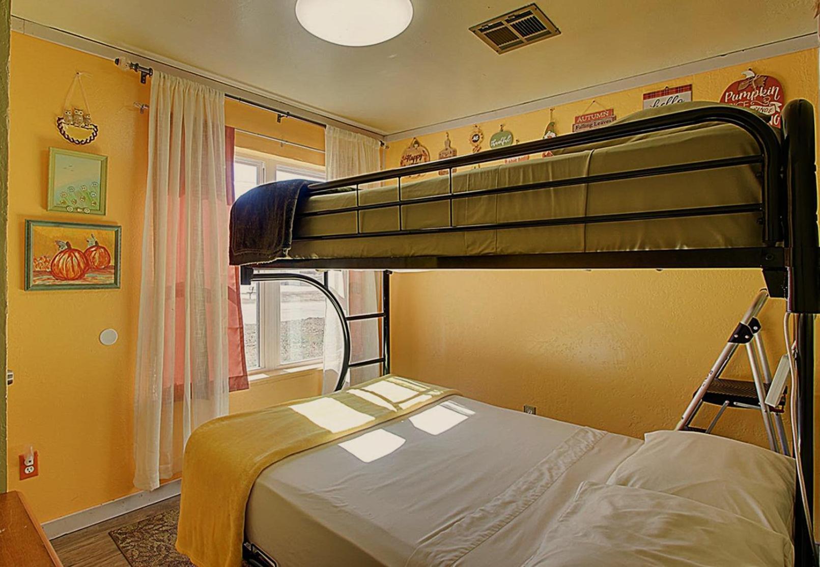 Ez 1 Mile To Fort Sill! Pumpkin Cottage Sleeps 9, Grills, Firepit, Laundry Lawton Luaran gambar
