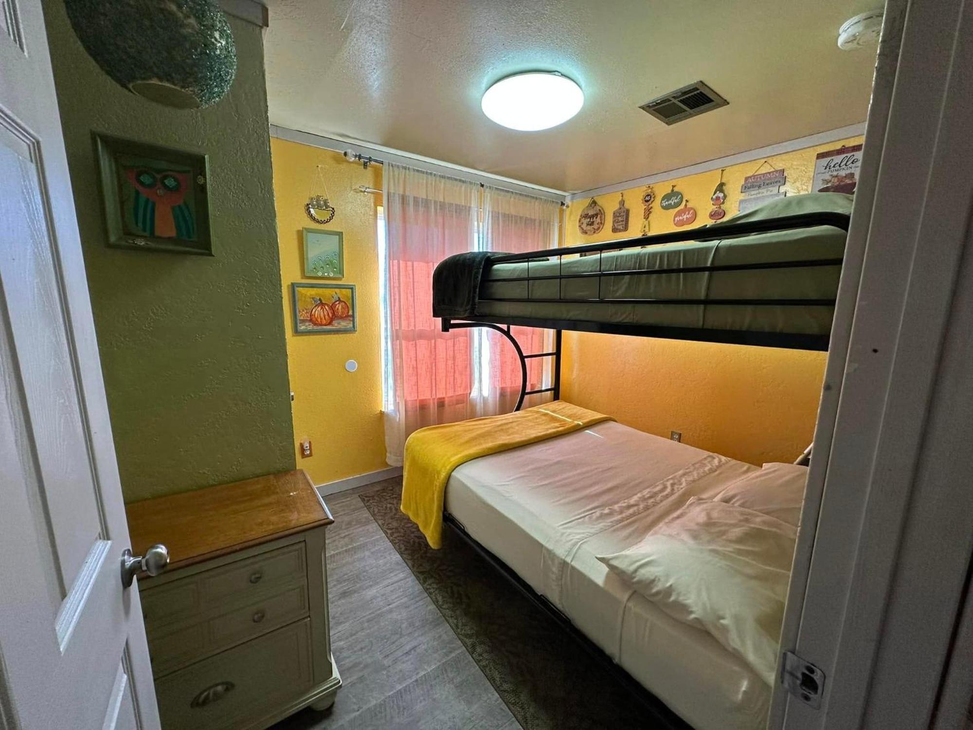 Ez 1 Mile To Fort Sill! Pumpkin Cottage Sleeps 9, Grills, Firepit, Laundry Lawton Luaran gambar